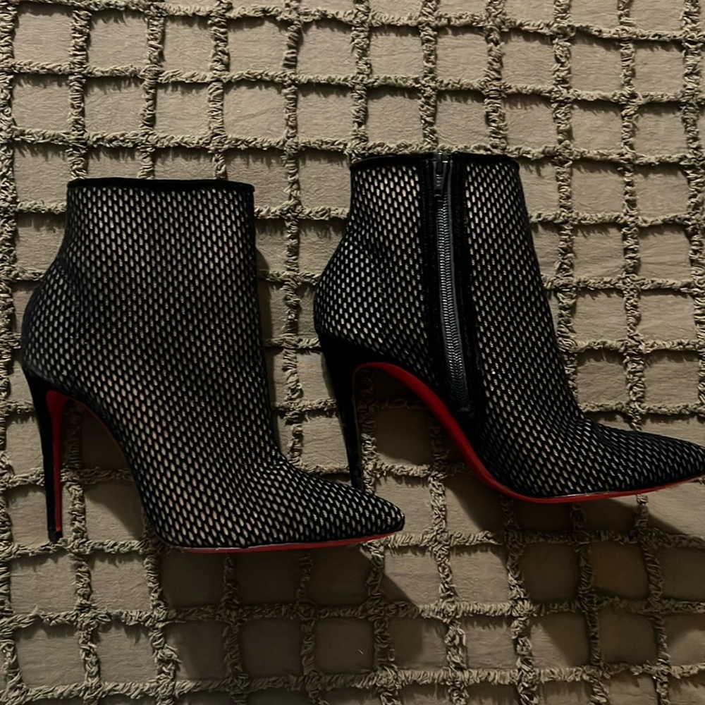 Christian Louboutin Gipsybootie Black Suede Velvet Pointed Toe Ankle Boots Heels